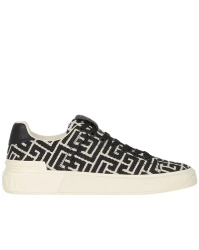 B Court 'Black White'